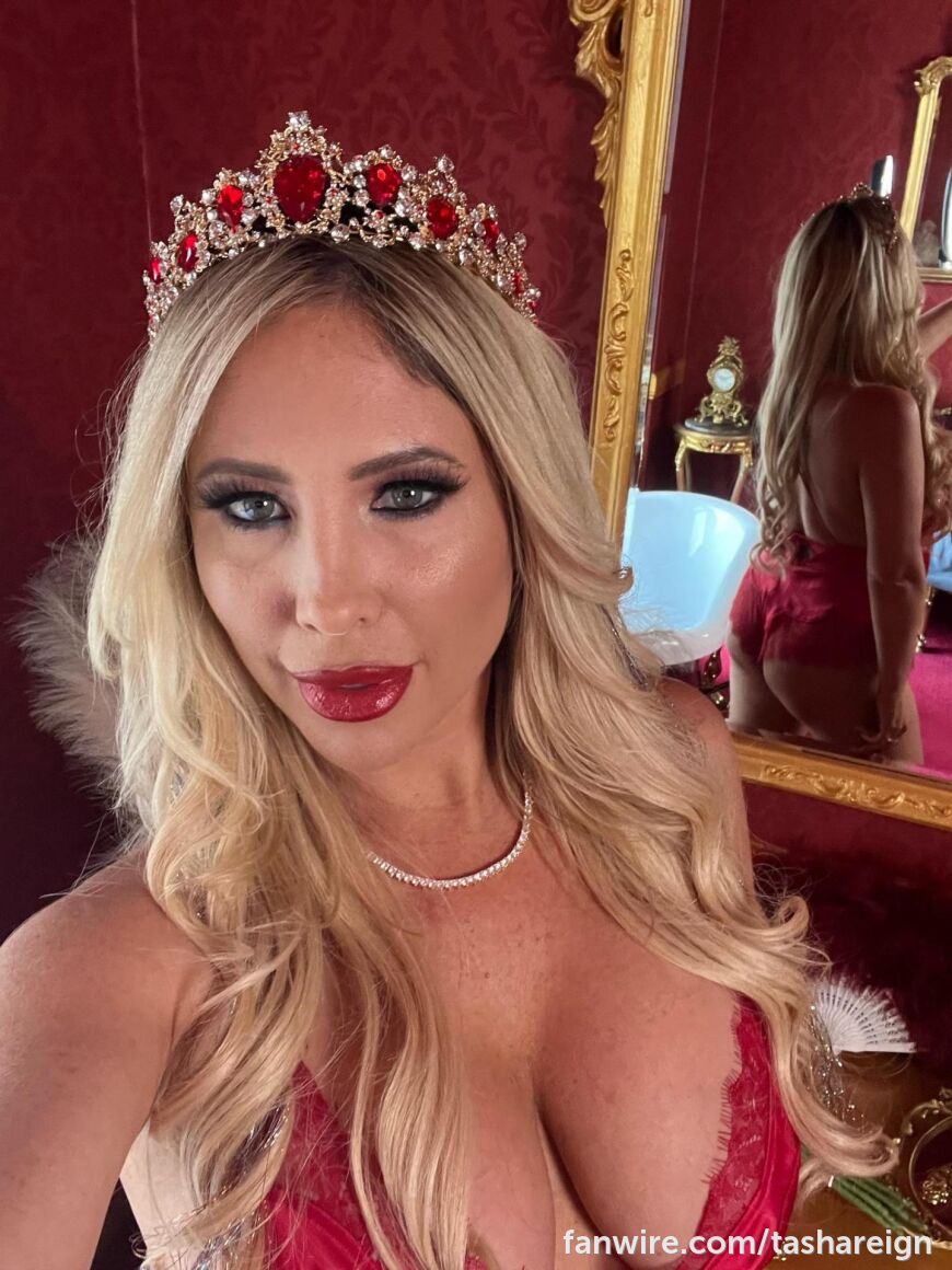 Can I be your queen and reign in your heart? 💕 1