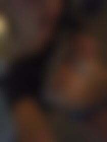 Are you bored? Let me help you with that. DM me! 😘 - post hidden image