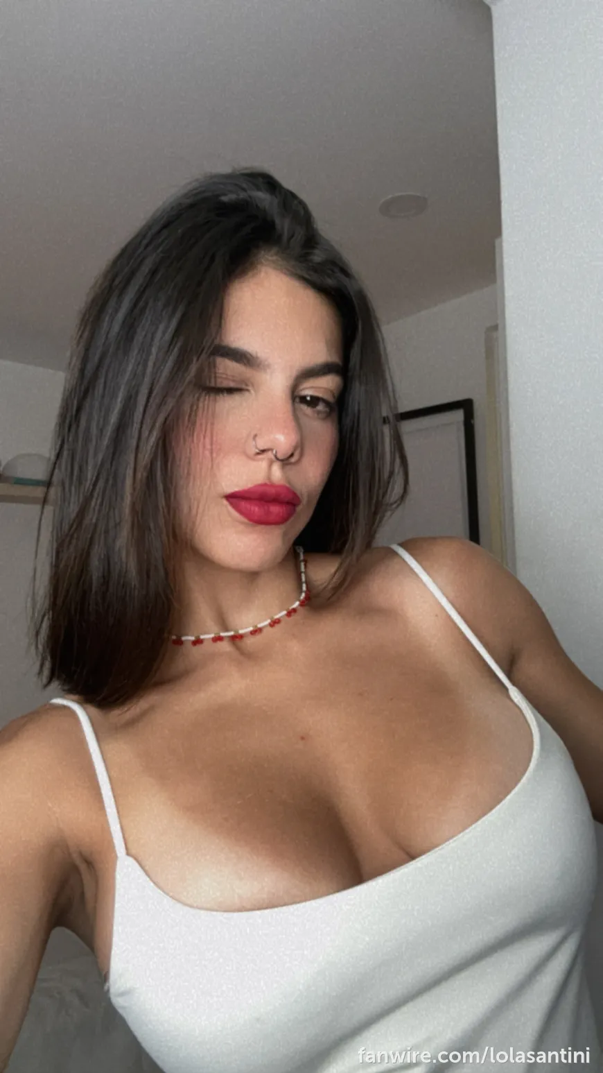 Loving my tanning lines... I need to show them off 💖 1